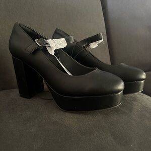 Women Lane Bryant  Black Platform Mary Jane Shoes size 8W brand new